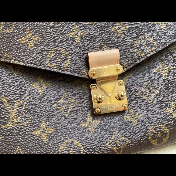 ❌SOLD!❌⭐️ Louis Vuitton Métis Pochette! ⭐️ - Picture 13 of 13